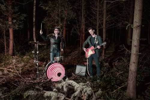 WolfWolf – Garage Punk Blues Trash Duo